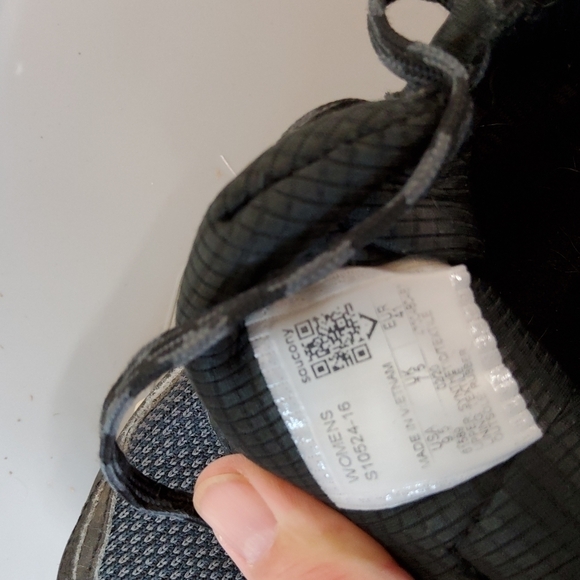 Saucony run anywhere women's 9.5 black EUC - Picture 5 of 5